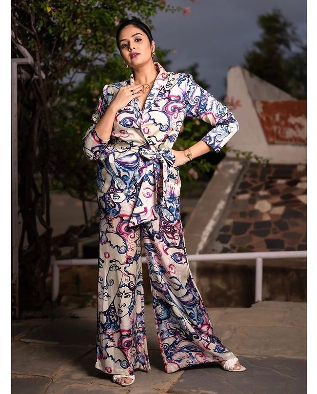 Vivacious Looks Of Sreemukhi In Colorful Dress